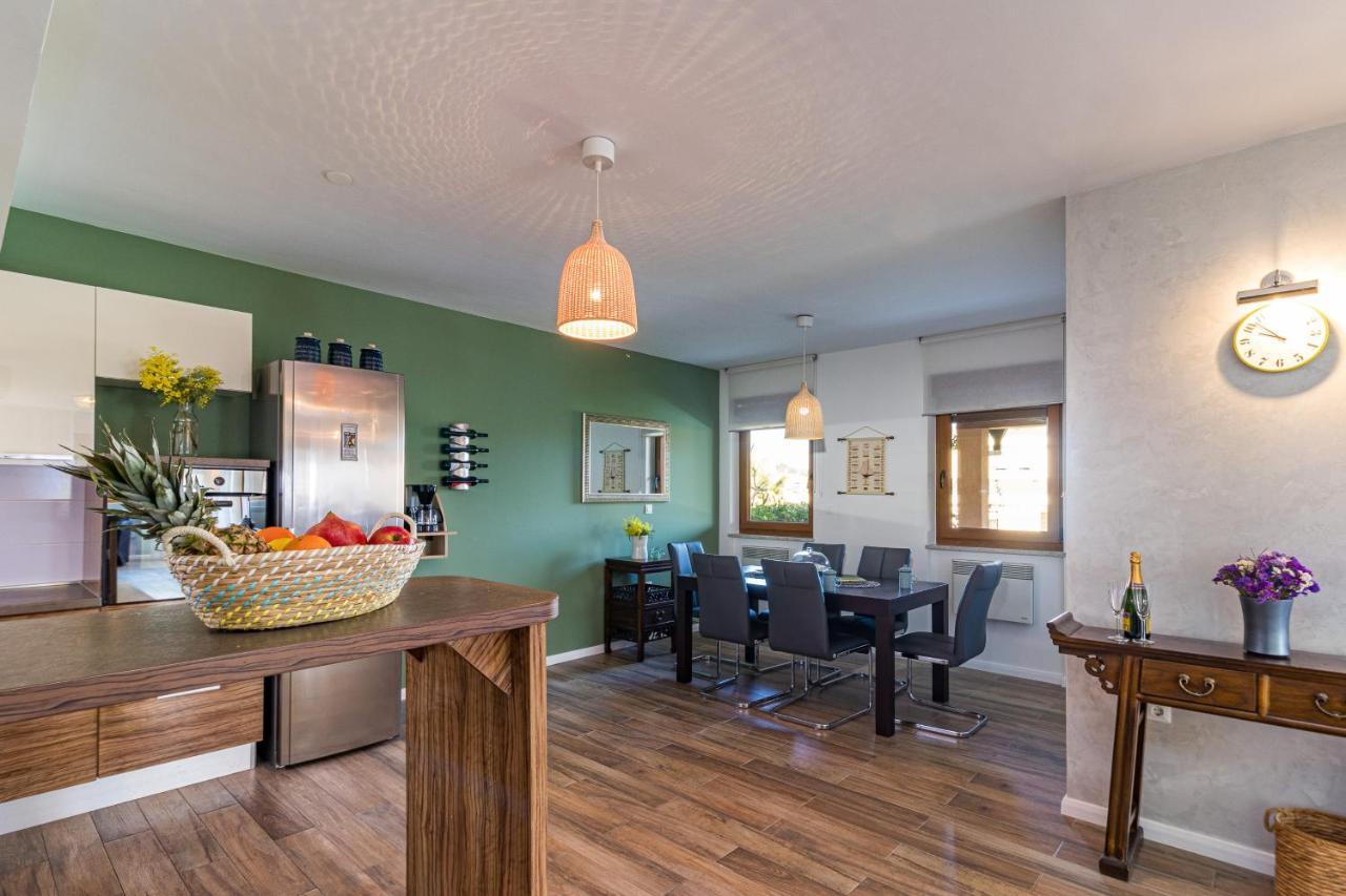 Lovely Istrian Apartment With A Private Swimming Pool And A Charming Garden Banjole Zewnętrze zdjęcie