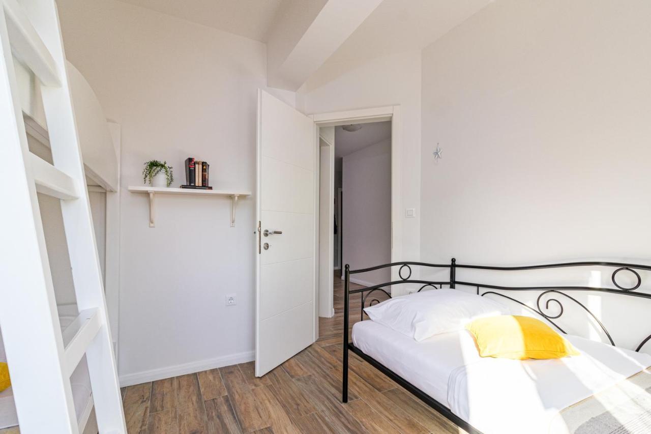 Lovely Istrian Apartment With A Private Swimming Pool And A Charming Garden Banjole Zewnętrze zdjęcie