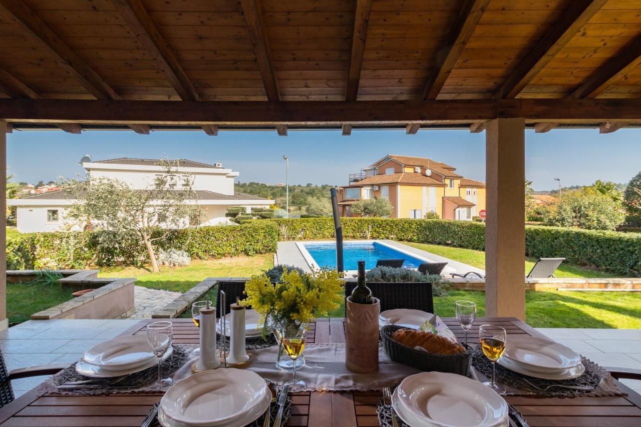 Lovely Istrian Apartment With A Private Swimming Pool And A Charming Garden Banjole Zewnętrze zdjęcie